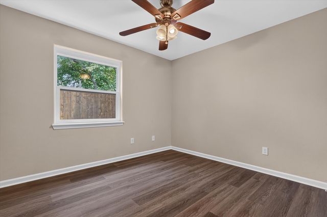 624 Hallvale Drive, White Settlement, TX 76108