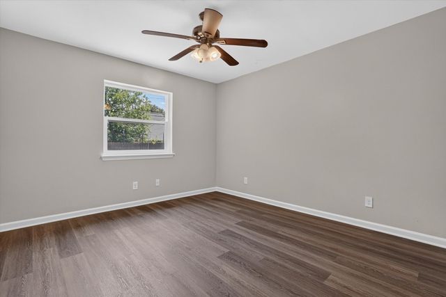 624 Hallvale Drive, White Settlement, TX 76108