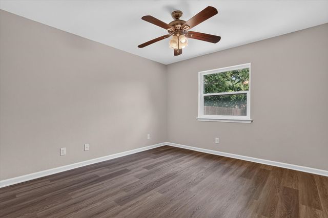 624 Hallvale Drive, White Settlement, TX 76108