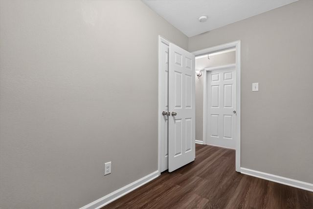 624 Hallvale Drive, White Settlement, TX 76108