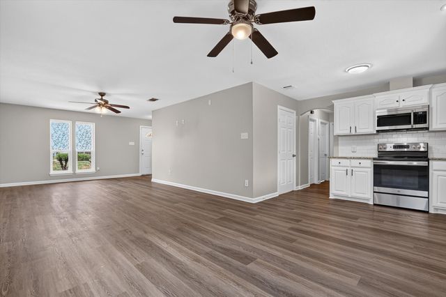 624 Hallvale Drive, White Settlement, TX 76108