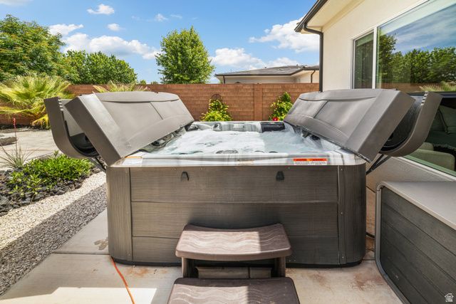 74 W ELINOR LN, Washington, UT 84780