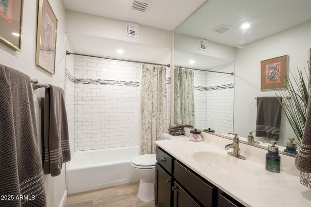 8135 N CENTRAL Avenue 12, Phoenix, AZ 85020