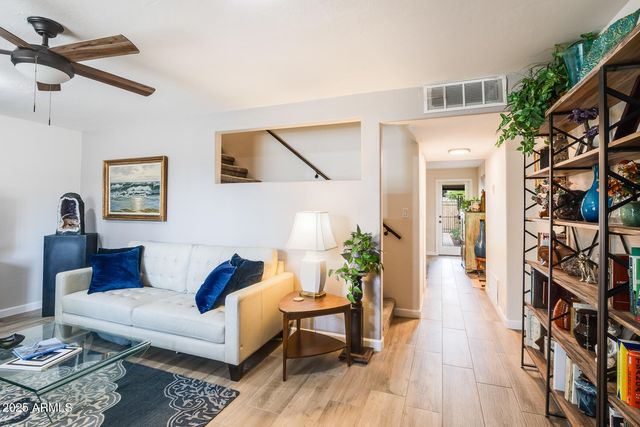 8135 N CENTRAL Avenue 12, Phoenix, AZ 85020