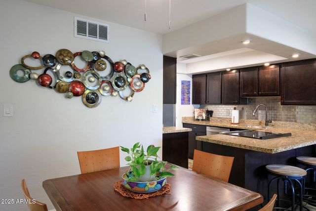 8135 N CENTRAL Avenue 12, Phoenix, AZ 85020