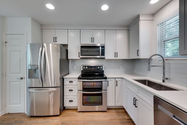 2322 Hidden Terrace Ct, Nashville, TN 37216