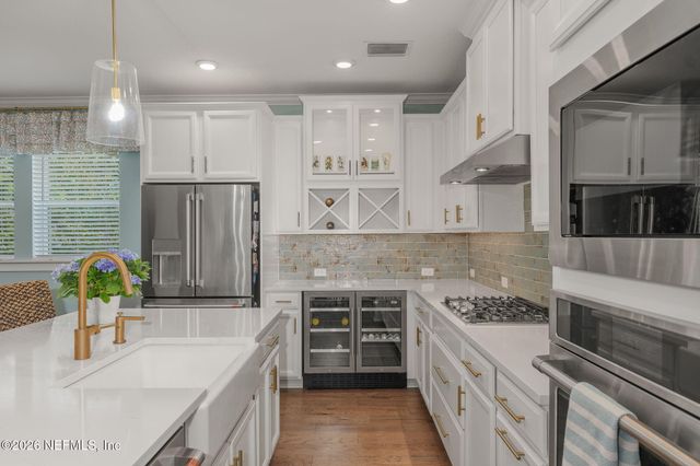 22 PARK CENTER Avenue, Ponte Vedra, FL 32081