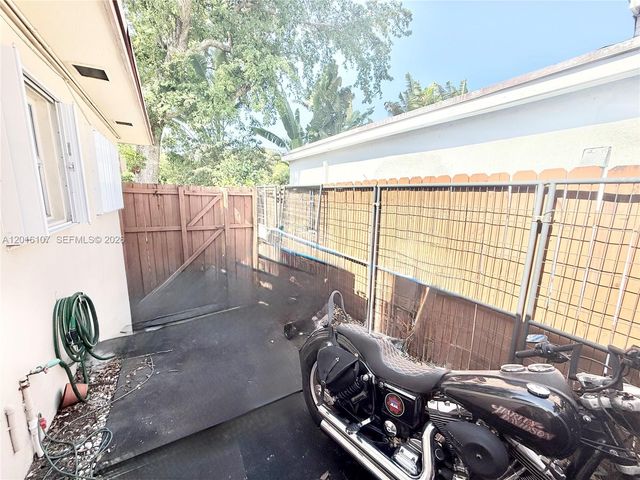 825 S 20th Ave A, Hollywood, FL 33020