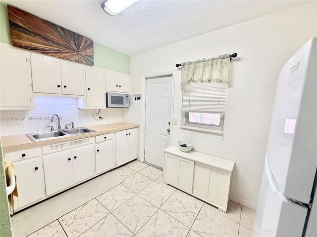 825 S 20th Ave A, Hollywood, FL 33020