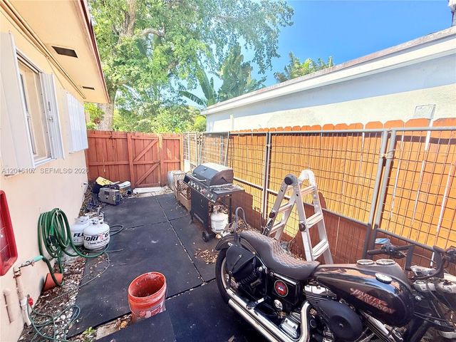 825 S 20th Ave A, Hollywood, FL 33020