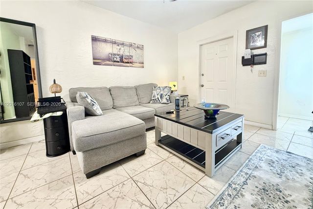 825 S 20th Ave A, Hollywood, FL 33020