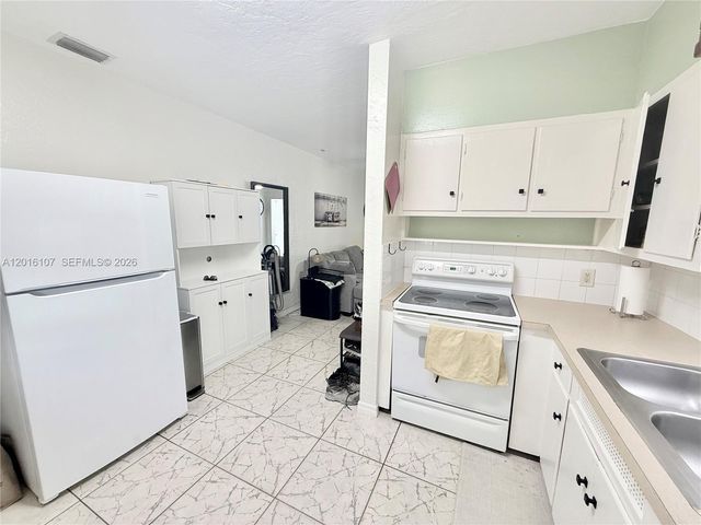 825 S 20th Ave A, Hollywood, FL 33020