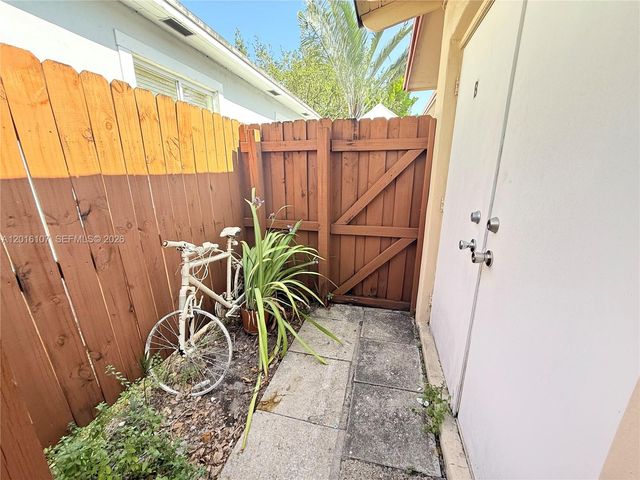 825 S 20th Ave A, Hollywood, FL 33020