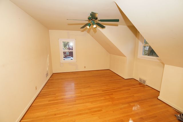 32 S College Street, Batavia, IL 60510