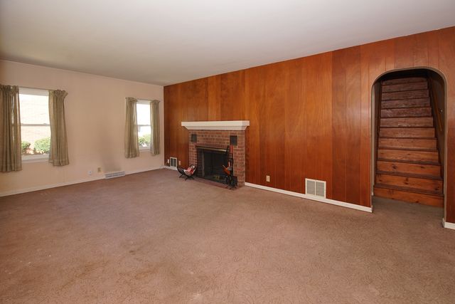 32 S College Street, Batavia, IL 60510