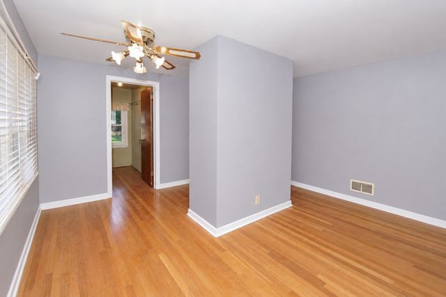 32 S College Street, Batavia, IL 60510