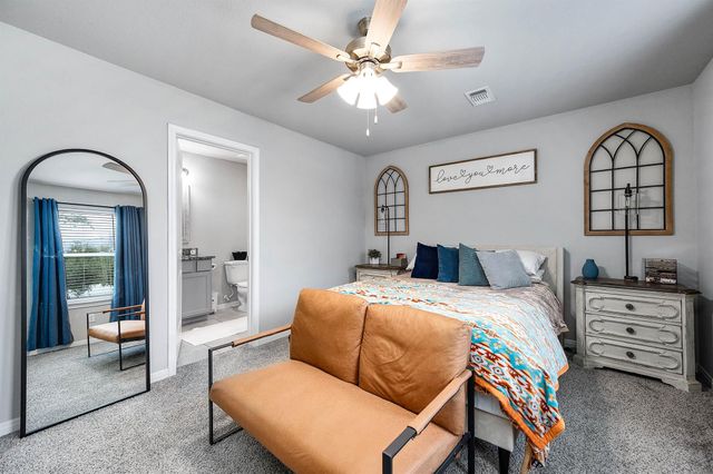 2015 Avenue H, Danbury, TX 77534