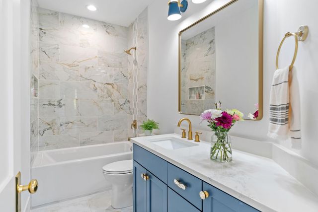 21412 Poate Court, Rogers, MN 55374