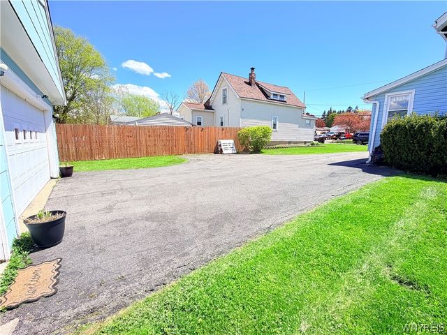240 Hillside Avenue, Orchard Park, NY 14127
