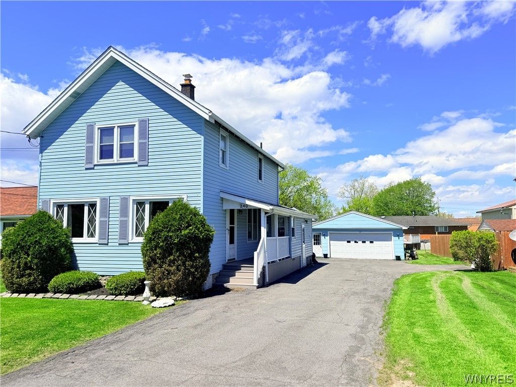 240 Hillside Avenue, Orchard Park, NY 14127