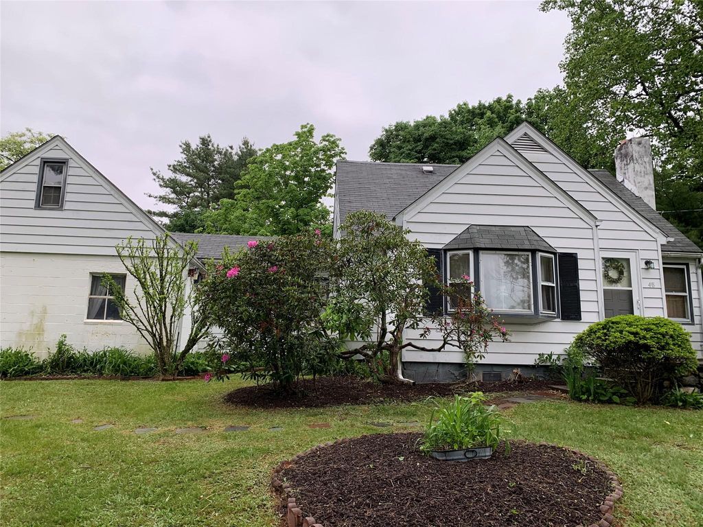 48 Sedgewick Road, Poughkeepsie, NY 12603