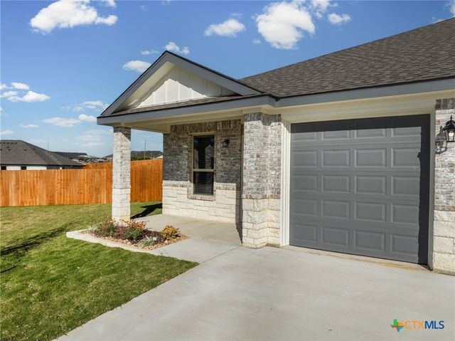 111 Logan Court, Copperas Cove, TX 76522