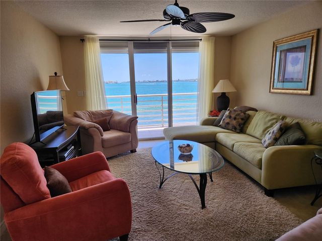 6105 BAHIA DEL MAR CIRCLE 283, St Petersburg, FL 33715