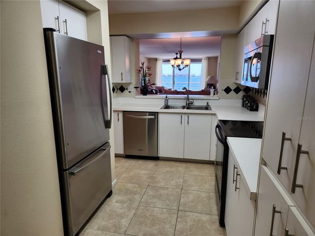 6105 BAHIA DEL MAR CIRCLE 283, St Petersburg, FL 33715