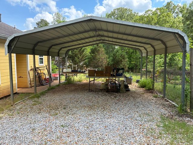 353 County Road 5051, Booneville, MS 38829