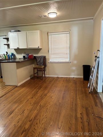 1318 NE 3rd Place, Pryor, OK 74361