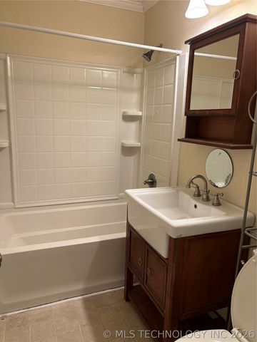 1318 NE 3rd Place, Pryor, OK 74361