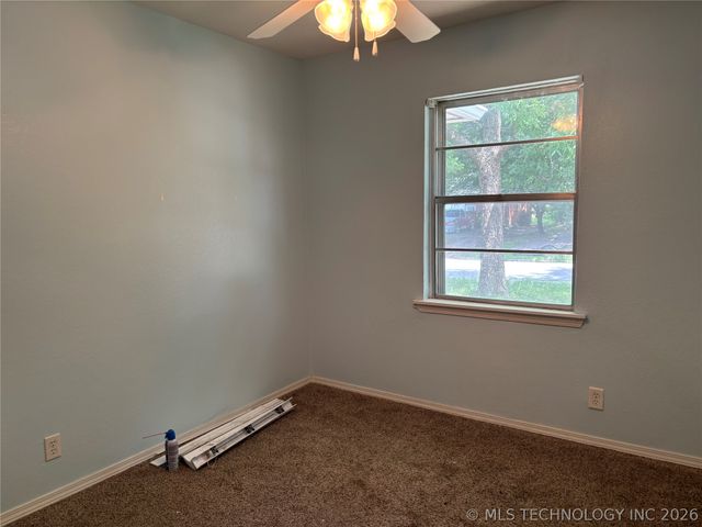 1318 NE 3rd Place, Pryor, OK 74361
