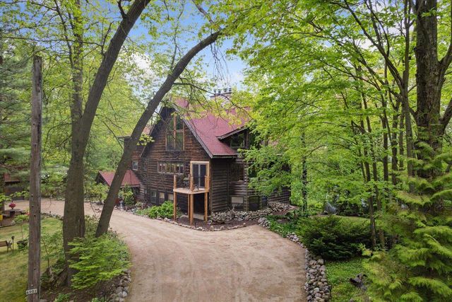 4901 SPIREA ROAD, Oconto, WI 54153