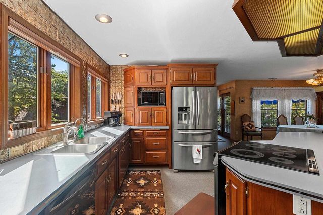 4901 SPIREA ROAD, Oconto, WI 54153