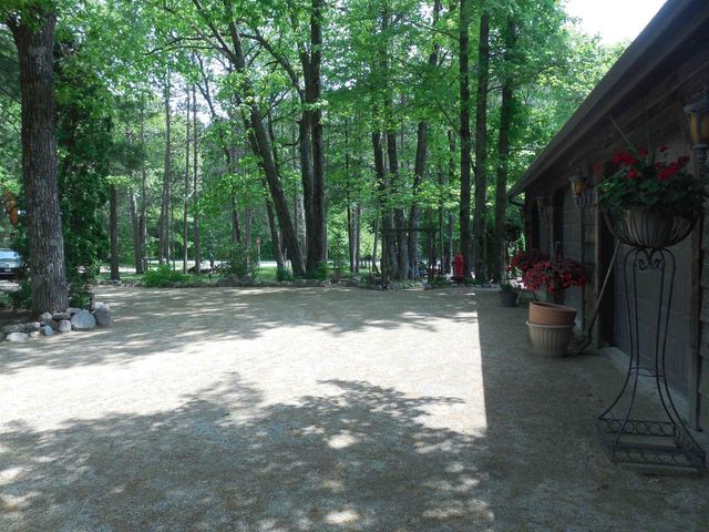 4901 SPIREA ROAD, Oconto, WI 54153