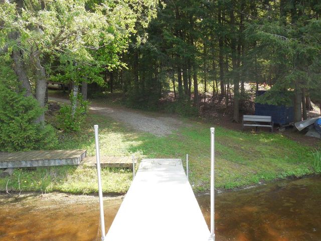 4901 SPIREA ROAD, Oconto, WI 54153