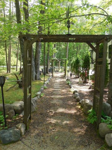 4901 SPIREA ROAD, Oconto, WI 54153