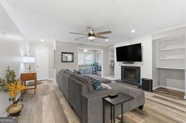 501 Dunbar Drive, Atlanta, GA 30338