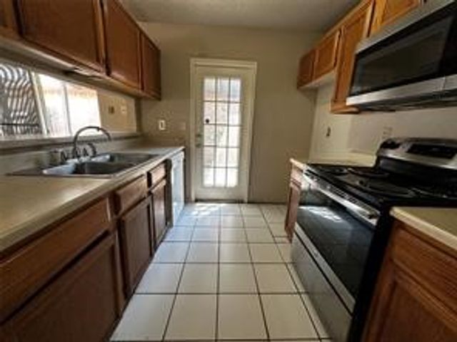 9909 Pack Saddle Trail, Fort Worth, TX 76108