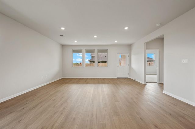 132 Arlington Park LOOP, Hutto, TX 78634