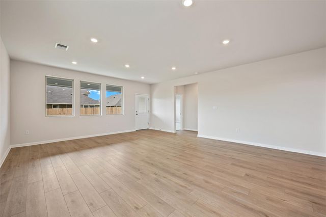 132 Arlington Park LOOP, Hutto, TX 78634