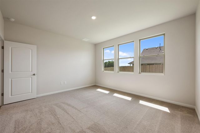 132 Arlington Park LOOP, Hutto, TX 78634