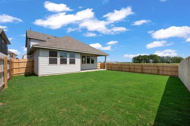 132 Arlington Park LOOP, Hutto, TX 78634