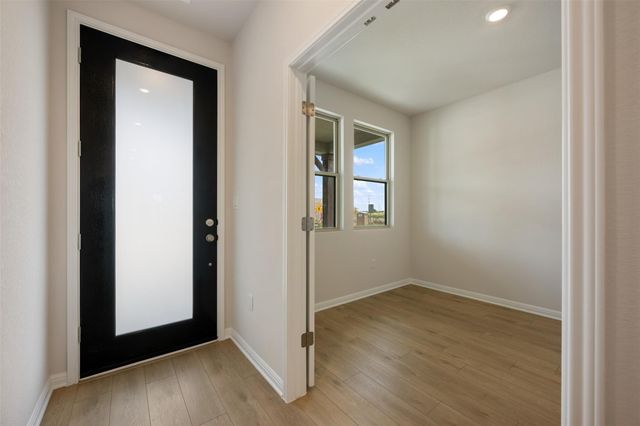 132 Arlington Park LOOP, Hutto, TX 78634