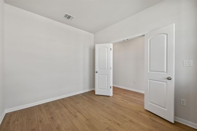 132 Arlington Park LOOP, Hutto, TX 78634
