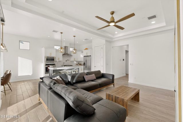 905 WITTON Place, El Paso, TX 79928