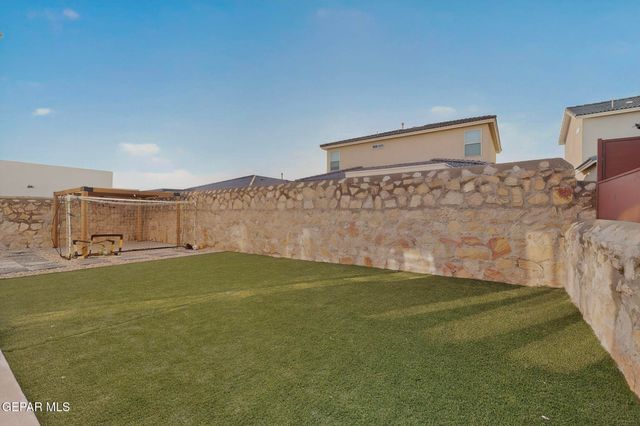 905 WITTON Place, El Paso, TX 79928