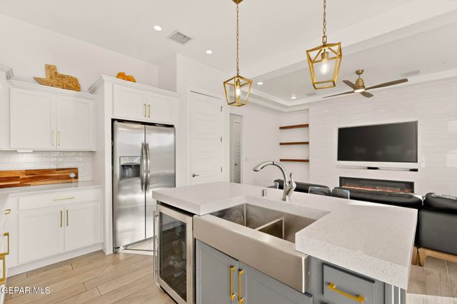 905 WITTON Place, El Paso, TX 79928