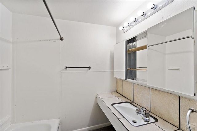 1015 W 13th St Apt 4, Pueblo, CO 81003