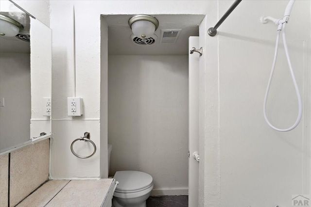 1015 W 13th St Apt 4, Pueblo, CO 81003